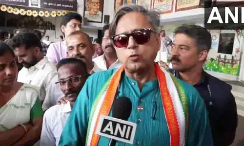 మహిళా బిల్లుతో ఎంపీల సంఖ్య 800 దాటుతుందా? శశి థరూర్ లేవనెత్తిన కీలక సందేహాలివే!