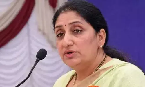 పోటీ నుంచి తప్పుకున్న కాంగ్రెస్..  బారామతిలో సునేత్రా ఏకగ్రీవం!