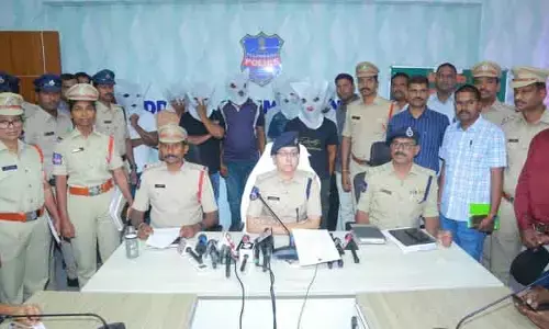 జ‌ల్సాల‌కు అల‌వాటు ప‌డి దొంగ అవ‌తార‌మెత్తిన రిటైర్డ్ ఆర్మీ ఉద్యోగి