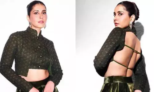 Rashi Khanna: బ్యాక్ అందాలతో అభిమానులను ఆకట్టుకుంటున్న రాశి ఖన్నా