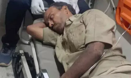 ఎన్‌జీఆర్‌ఐ మెట్రో కింద బైక్ ప్రమాదం.. వ్య‌క్తికి తీవ్ర గాయాలు