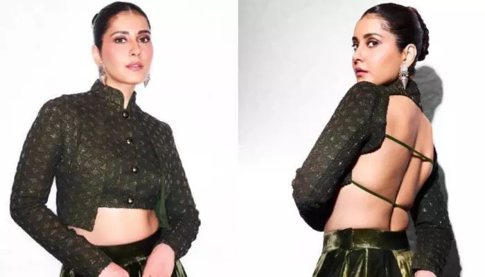 Rashi Khanna: బ్యాక్ అందాలతో అభిమానులను ఆకట్టుకుంటున్న రాశి ఖన్నా Rashi Khanna: బ్యాక్ అందాలతో అభిమానులను ఆకట్టుకుంటున్న రాశి ఖన్నా