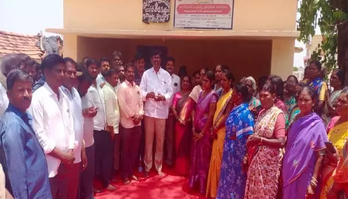 కౌకుంట్ల గ్రామంలో బెల్ట్ షాపుల నిషేధం.. ఏకగ్రీవ తీర్మాణం కౌకుంట్ల గ్రామంలో బెల్ట్ షాపుల నిషేధం.. ఏకగ్రీవ తీర్మాణం