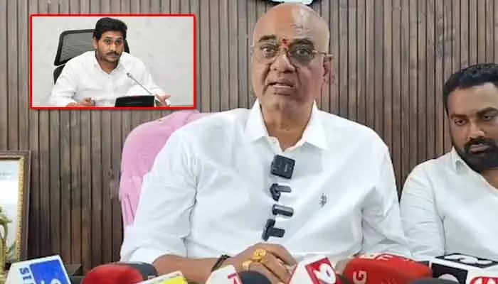 పవన్ను మళ్లీ అలా అంటే ఊరుకోం: జగన్కు ఎమ్మెల్యే బొలిశెట్టి స్ట్రాంగ్ వార్నింగ్ పవన్ను మళ్లీ అలా అంటే ఊరుకోం: జగన్కు ఎమ్మెల్యే బొలిశెట్టి స్ట్రాంగ్ వార్నింగ్