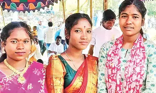 జలపాతంలో పడి ముగ్గురు విద్యార్థినులు మృతి