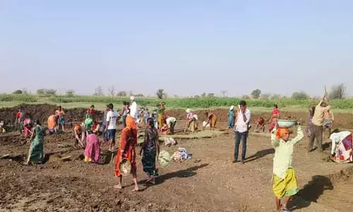 మండుటెండల్లో ఉపాధి హామీ పనులు..