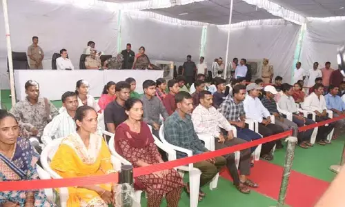 తెలంగాణలో ముగిసిన మావోయిస్టు శకం: డీజీపీ శివధర్ రెడ్డి ఎదుట 42 మంది భారీ లొంగుబాటు!