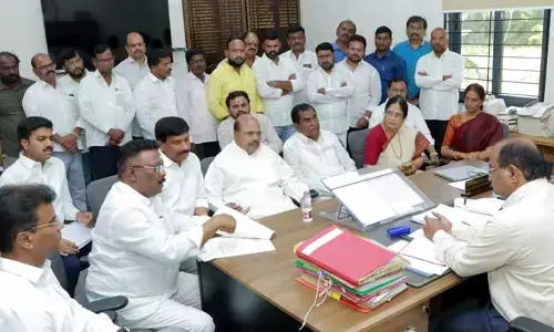 అడిషనల్ కలెక్టర్‌ను కలిసిన బీఆర్ఎస్ ఎమ్మెల్యేలు, ఎమ్మెల్సీలు