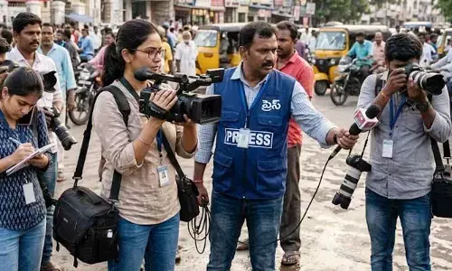 జర్నలిస్టులకు ప్రభుత్వం తీపి కబురు: మరో ఏడాది పొడిగింపు!