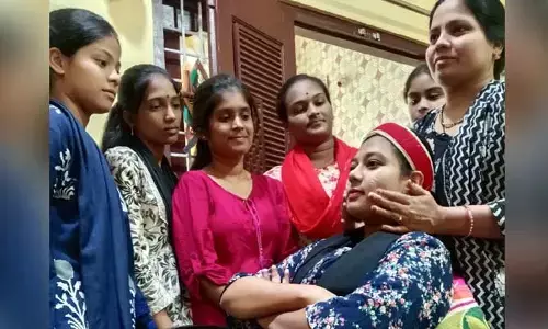 విద్యార్థినీలకు బ్యూటీ అండ్ వెల్నెస్ సమ్మర్ ఇంటర్న్ షిప్ పూర్తి