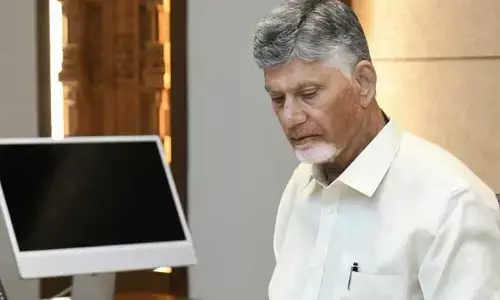 గ్యాస్ కొరతపై చంద్రబాబు సమీక్ష.. సమావేశం మధ్యలో కేంద్రమంత్రికి ఫోన్