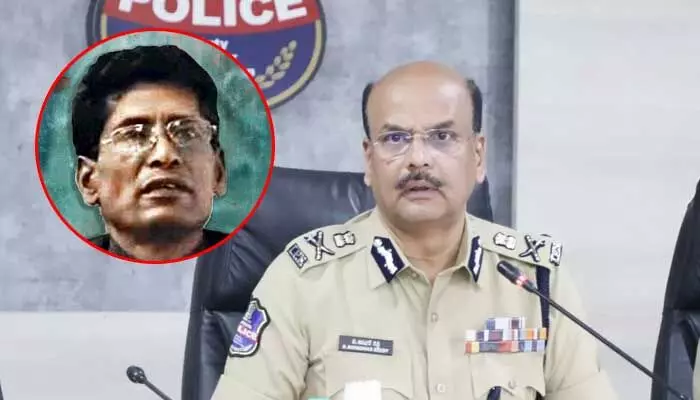 మవోయిస్టు అగ్రనేత గణపతి ఆచూకీపై డీజీపీ కీలక వ్యాఖ్యలు మవోయిస్టు అగ్రనేత గణపతి ఆచూకీపై డీజీపీ కీలక వ్యాఖ్యలు