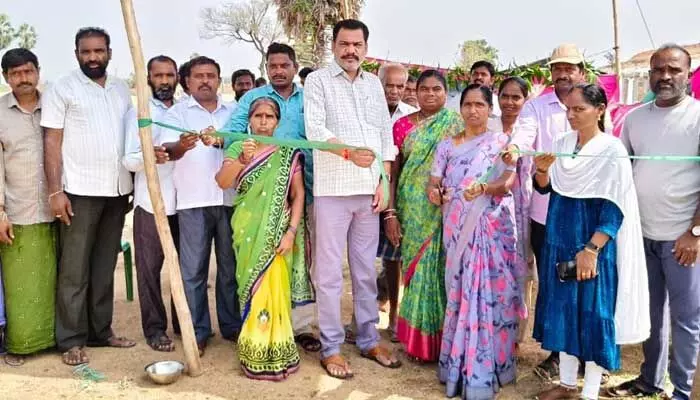 రైతులకు న్యాయం చేయడమే కాంగ్రెస్ ప్రభుత్వ లక్ష్యం రైతులకు న్యాయం చేయడమే కాంగ్రెస్ ప్రభుత్వ లక్ష్యం