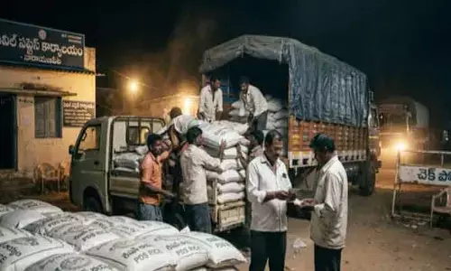 పేదోడి బియ్యం మాఫియా పాలు.. పక్క రాష్ట్రాలకు అక్రమ రవాణా