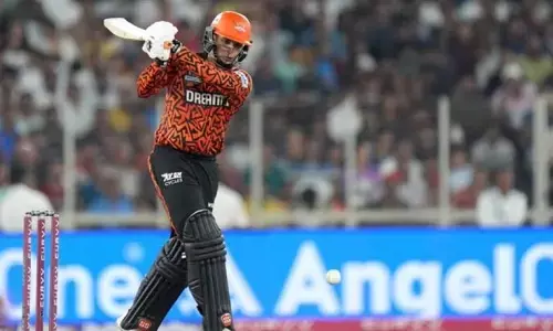 IPL : అభిషేక్ శర్మ దూకుడుతో హైదరాబాద్ శుభారంభం.. 18 బంతుల్లో హాఫ్‌ సెంచరీ