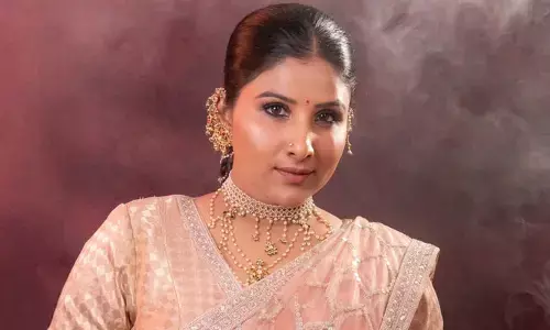 మరో వివాదంలో సింగర్ మంగ్లీ!