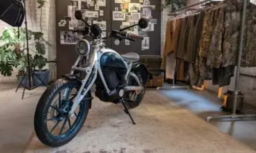 Royal Enfield: బెంగళూరులో ఫ్లయింగ్ ఫ్లీ తొలి స్టోర్ ప్రారంభం