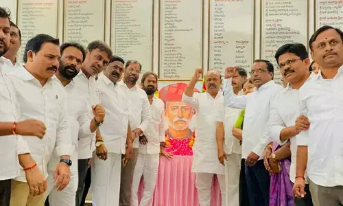 పూలేకు భారతరత్న పురస్కారం కేంద్రం ప్రకటించాలి : ఎంపీ వద్దిరాజు రవిచంద్ర