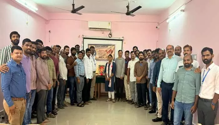 భారత సమ సమాజ దార్శనికుడు మహాత్మా జ్యోతిరావు ఫూలే : తెలంగాణ గ్రామీణ బ్యాంక్ ఉద్యోగుల సంఘ నేతలు భారత సమ సమాజ దార్శనికుడు మహాత్మా జ్యోతిరావు ఫూలే : తెలంగాణ గ్రామీణ బ్యాంక్ ఉద్యోగుల సంఘ నేతలు