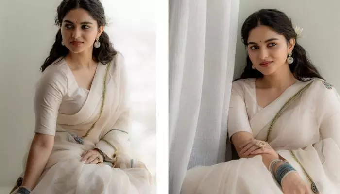 Kayadu Lohar: ట్రెడిషనల్ లుక్లో అందానికి అసలైన నిర్వచనం చెప్పిన బ్యూటీ Kayadu Lohar: ట్రెడిషనల్ లుక్లో అందానికి అసలైన నిర్వచనం చెప్పిన బ్యూటీ