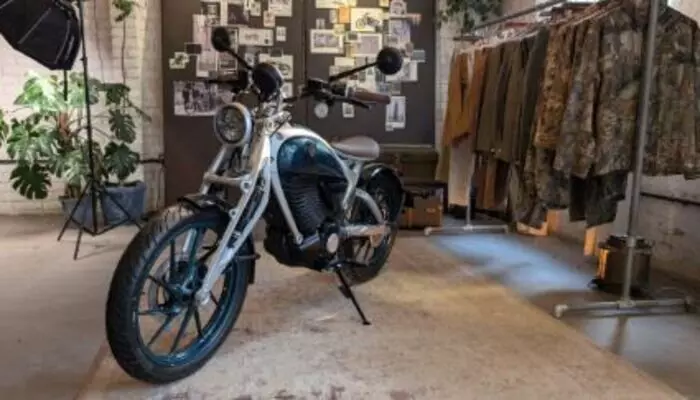 Royal Enfield: బెంగళూరులో ఫ్లయింగ్ ఫ్లీ తొలి స్టోర్ ప్రారంభం Royal Enfield: బెంగళూరులో ఫ్లయింగ్ ఫ్లీ తొలి స్టోర్ ప్రారంభం