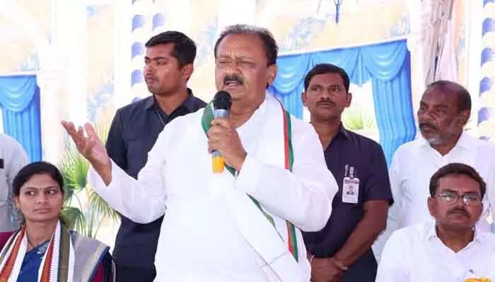 రూ.8.90 కోట్లతో ఇందిరాగాంధీ స్టేడియం అభివృద్ధి : ప్రభుత్వ సలహాదారుడు షబ్బీర్ అలీ రూ.8.90 కోట్లతో ఇందిరాగాంధీ స్టేడియం అభివృద్ధి : ప్రభుత్వ సలహాదారుడు షబ్బీర్ అలీ