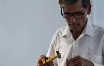 పాత కళలకు కొత్త ప్రాణం పోస్తున్న హైదరాబాదీ పాత కళలకు కొత్త ప్రాణం పోస్తున్న హైదరాబాదీ