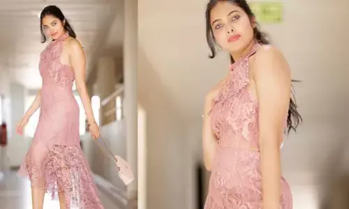 Divi: జాలి డ్రెస్‌లో కుర్రాళ్ల మతులు పోగొడుతున్న హాట్ బ్యూటీ