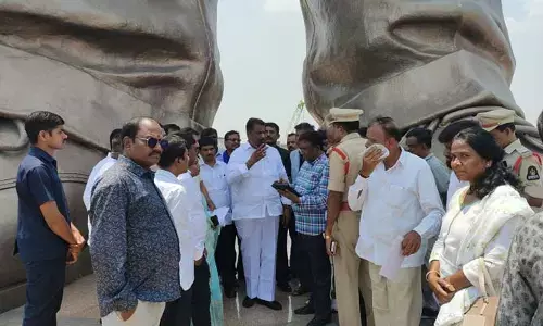125 అడుగుల అంబేద్కర్ విగ్రహం వద్ద వైభవంగా జయంతి వేడుకలు : మంత్రి లక్ష్మణ్ సమీక్ష