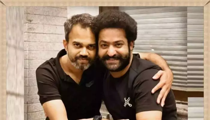 తారక్ ఫ్యాన్స్కు బిగ్ షాక్.. కేవలం దాంతో సరిపెట్టనున్నారా? తారక్ ఫ్యాన్స్కు బిగ్ షాక్.. కేవలం దాంతో సరిపెట్టనున్నారా?