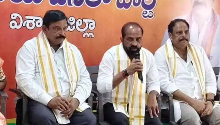 రెండు రాష్ట్రాల్లో మార్పు అవసరం: మంత్రి సత్యకుమార్ సంచలన వ్యాఖ్యలు రెండు రాష్ట్రాల్లో మార్పు అవసరం: మంత్రి సత్యకుమార్ సంచలన వ్యాఖ్యలు