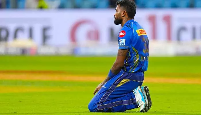 IPL 2026: పోరాడి ఓడిన ముంబై.. ఆర్సీబీ ఖాతాలో మరో విజయం IPL 2026: పోరాడి ఓడిన ముంబై.. ఆర్సీబీ ఖాతాలో మరో విజయం
