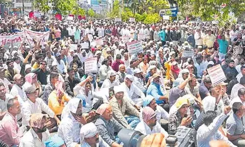 రెగ్యులరైజేషన్ కోసం ఆర్టిజన్ల పోరు.. 19 వేల మంది విధులకు దూరం!