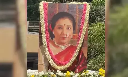 ముగిసిన అశాభోస్లే అంత్యక్రియలు
