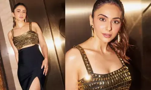 Rakul: గోల్డెన్ అండ్ బ్లాక్ కాంబినేషన్‌లో హాట్ లుక్‌తో ఆకట్టుకున్న స్టార్ బ్యూటీ
