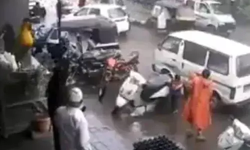 Ap: కూల్ డ్రింక్స్ షాపులోకి దూసుకెళ్లిన కారు.. బీభత్సం