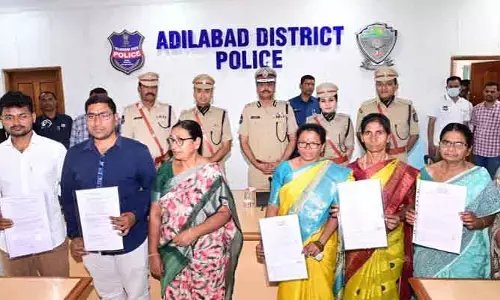 మాజీ మావోయిస్టులకు ప్రభుత్వం భరోసా.. లొంగిపోయిన సభ్యులకు ఇళ్ల స్థలాల పంపిణీ
