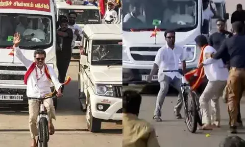 సైకిల్‌పై ప్రచారం..బాంబు అనుకుని హడలిపోయిన విజయ్