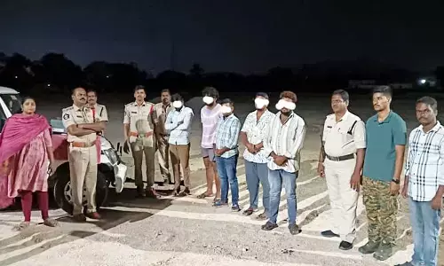 బెంగళూరు-చెన్నై హైవే గ్యాంగ్ మకాం.. పోలీసుల ఎంట్రీతో సీన్ రివర్స్