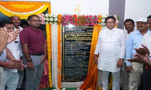 ప్రభుత్వ పాఠశాలల అభివృద్ధే లక్ష్యం : మంత్రి శ్రీధర్ బాబు