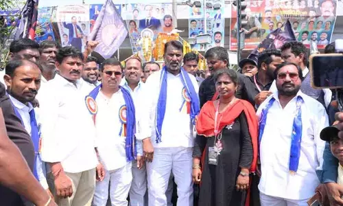 అంబేద్కర్ చరిత్రను పాఠ్యాంశాల్లో చేర్చాలి: మంత్రి లక్ష్మణ్ కుమార్