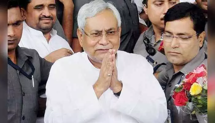 బిహార్లో కీలక పరిణామం.. కేబినెట్ రద్దుకు నితీశ్ కుమార్ సిఫార్సు బిహార్లో కీలక పరిణామం.. కేబినెట్ రద్దుకు నితీశ్ కుమార్ సిఫార్సు