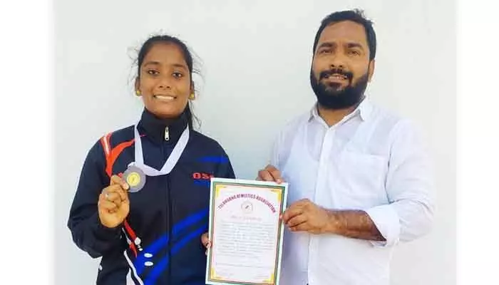 రాష్ట్ర స్థాయి అథ్లెటిక్స్ హైమర్ త్రో పోటీల్లో కాంస్య పథకం రాష్ట్ర స్థాయి అథ్లెటిక్స్ హైమర్ త్రో పోటీల్లో కాంస్య పథకం