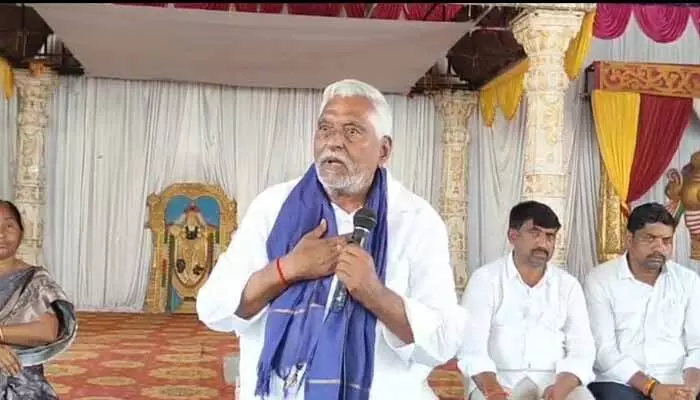 కాంగ్రెస్ పార్టీలోకి రేవంత్ రెడ్డి ఉడుములెక్క వచ్చిండు.. జీవన్ రెడ్డి సంచలన వ్యాఖ్యలు కాంగ్రెస్ పార్టీలోకి రేవంత్ రెడ్డి ఉడుములెక్క వచ్చిండు.. జీవన్ రెడ్డి సంచలన వ్యాఖ్యలు