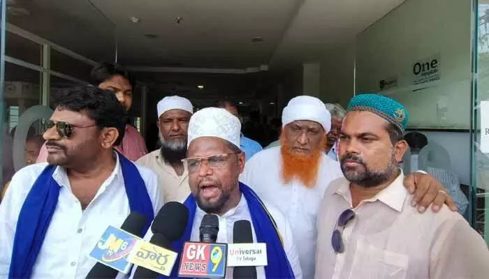 ఠాగూర్ సినిమాను మైమరిపించిన వన్ హాస్పిటల్ వైద్యుల తీరు ఠాగూర్ సినిమాను మైమరిపించిన వన్ హాస్పిటల్ వైద్యుల తీరు