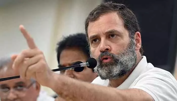 డీలిమిటేషన్ పేరుతో అధికార చోరీకి యత్నం.. కేంద్రంపై రాహుల్ గాంధీ ఫైర్ డీలిమిటేషన్ పేరుతో అధికార చోరీకి యత్నం.. కేంద్రంపై రాహుల్ గాంధీ ఫైర్