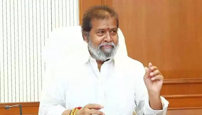వడదెబ్బ బాధితులకు సత్వరమే చికిత్స అందిచాలి.. మంత్రి దామోదర్ రాజనర్సింహ వడదెబ్బ బాధితులకు సత్వరమే చికిత్స అందిచాలి.. మంత్రి దామోదర్ రాజనర్సింహ