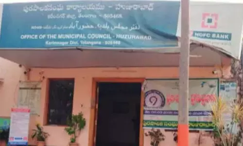 అవినీతికి అడ్డాగా హుజూరాబాద్ మున్సిపాలిటీ.. ముచ్చటగా మూడోసారి ఏసీబీకి చిక్కిన అధికారి