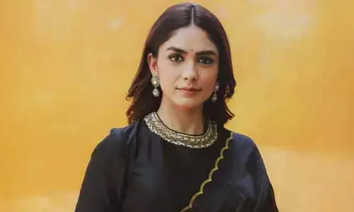 Mrunal Thakur: 63 ఏళ్ల ముసలాడితో నటించాలని చెప్పకుండా మోసం చేశారు.. షాకింగ్ విషయాలు వెల్లడించిన మృణాల్