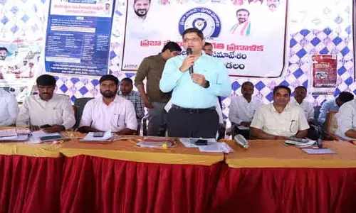 ప్రభుత్వం అందిస్తున్న సేవలను సద్వినియోగం చేసుకోవాలి : కలెక్టర్ ఆశిష్ సాంగ్వాన్